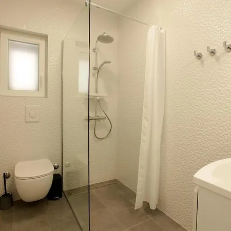 Santa Cruz Apartments Supetar Exterior photo