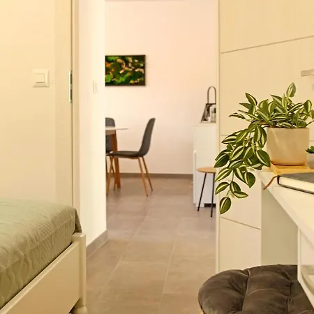 Santa Cruz Apartments Supetar Exterior photo