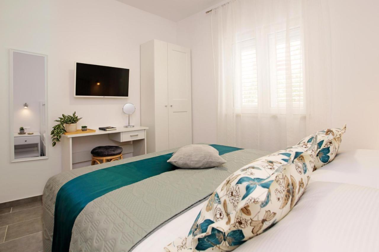 Santa Cruz Apartment